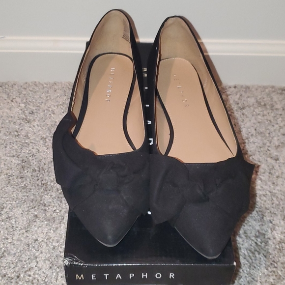 SOLD**Black Flats - Picture 1 of 5